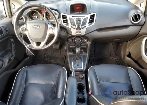 2013 Ford Fiesta Titanium z USA, uszkodzony, nr VIN 3FADP4CJ5DM173353